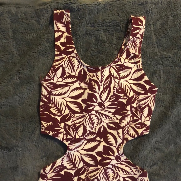 Form fitting dress - Picture 3 of 4